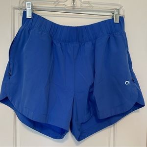 Women’s size Medium Gap fit shorts with zip pockets!